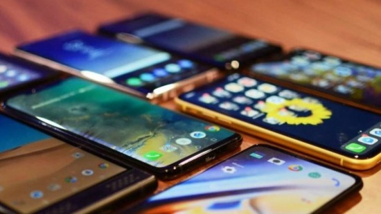 Top 5 Smartphones Available Less than Rs.25,000