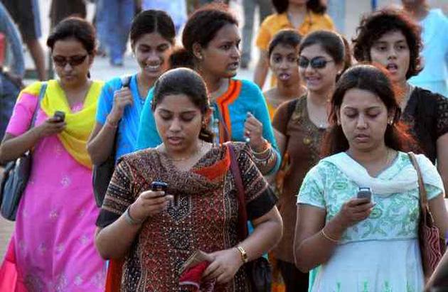 Mobile Phone Users Reaches to 1 Billion in India | Telecom, IT and ...