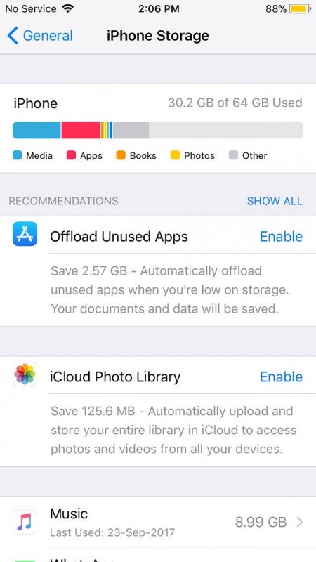 iOS 11 iPhone with free space