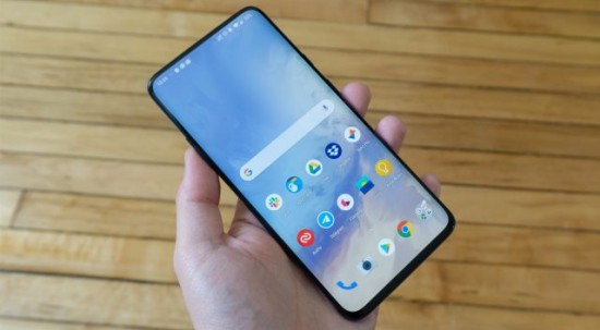 OnePlus 8 120 Hz Screen with Perfect Display